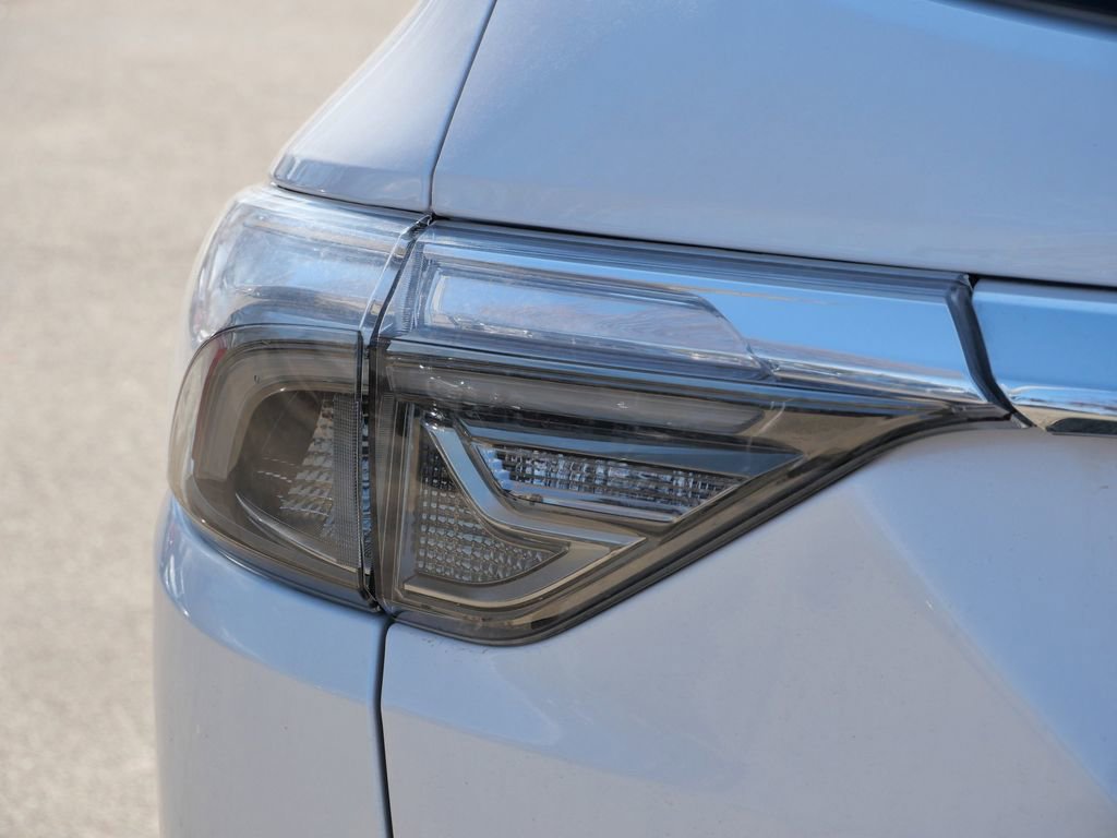 Used 2024 Buick Enclave Avenir w/ Avenir Technology Package image 9