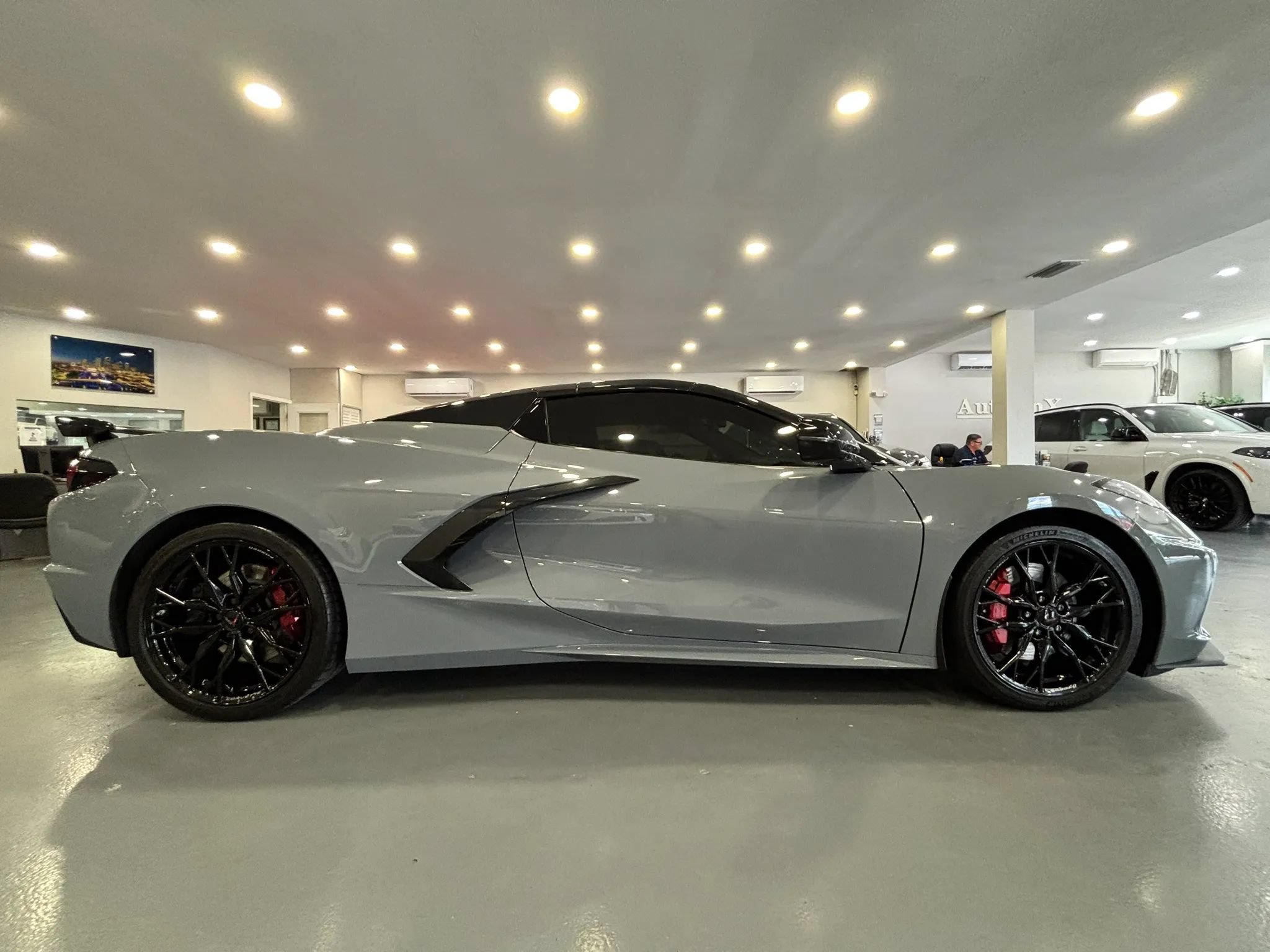 Used 2025 Chevrolet Corvette Stingray Preferred Conv w/ Z51 Performance Package RWD image 12