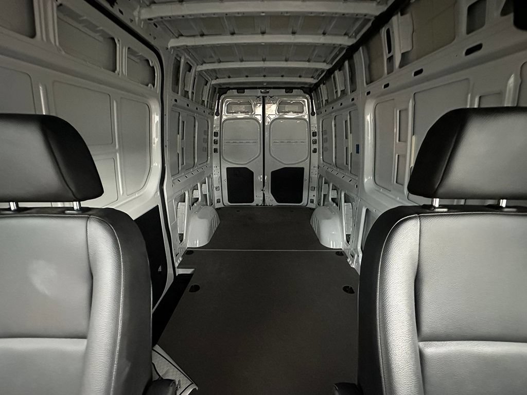 Used 2022 Mercedes-Benz Sprinter 1500 image 33