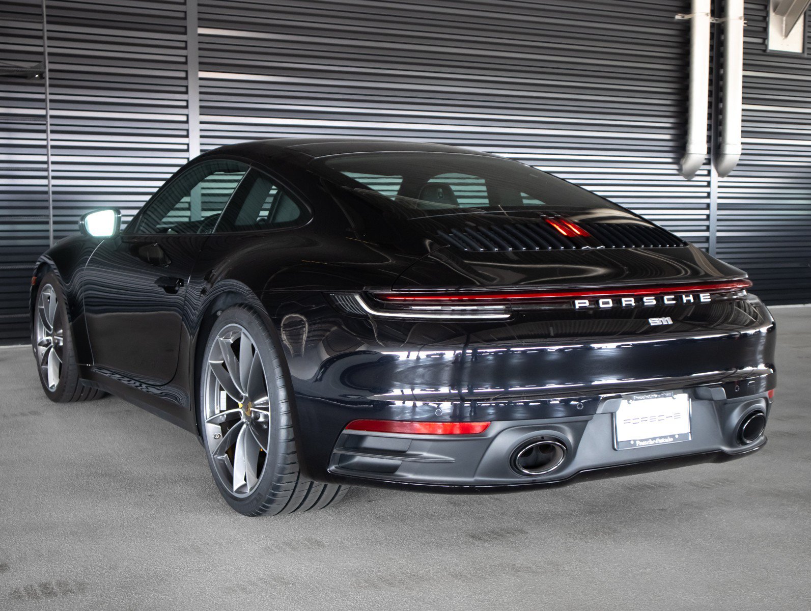 Used 2022 Porsche 911 Carrera w/ Premium Package RWD image 3
