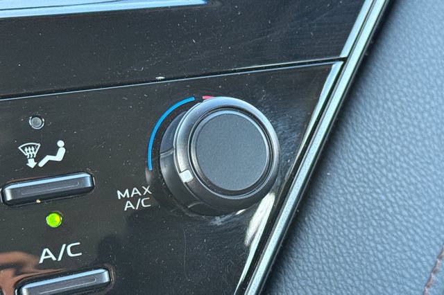 Used 2019 Toyota Camry LE FWD image 29