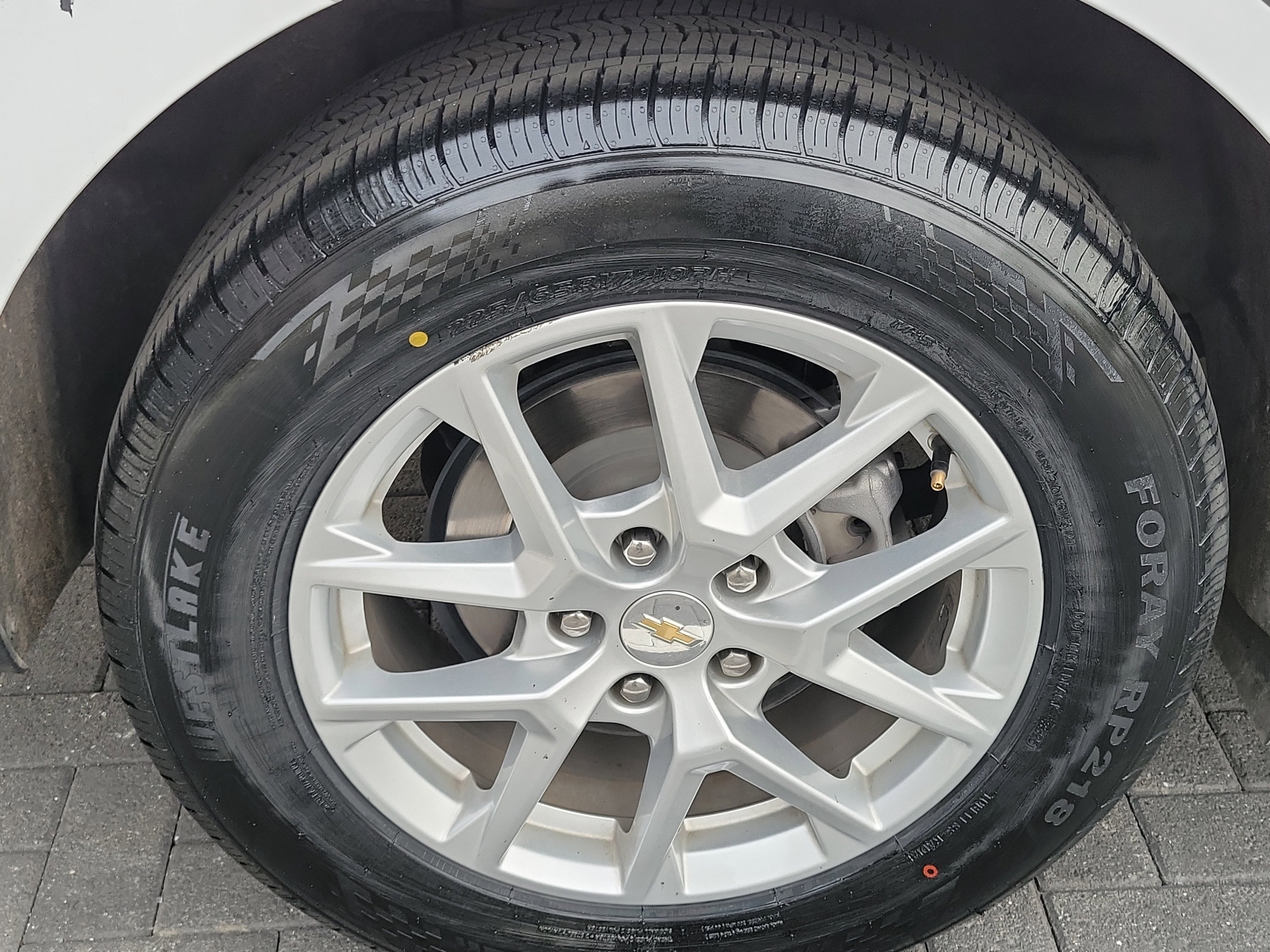 Used 2023 Chevrolet Equinox LS w/ LS Convenience Package image 23