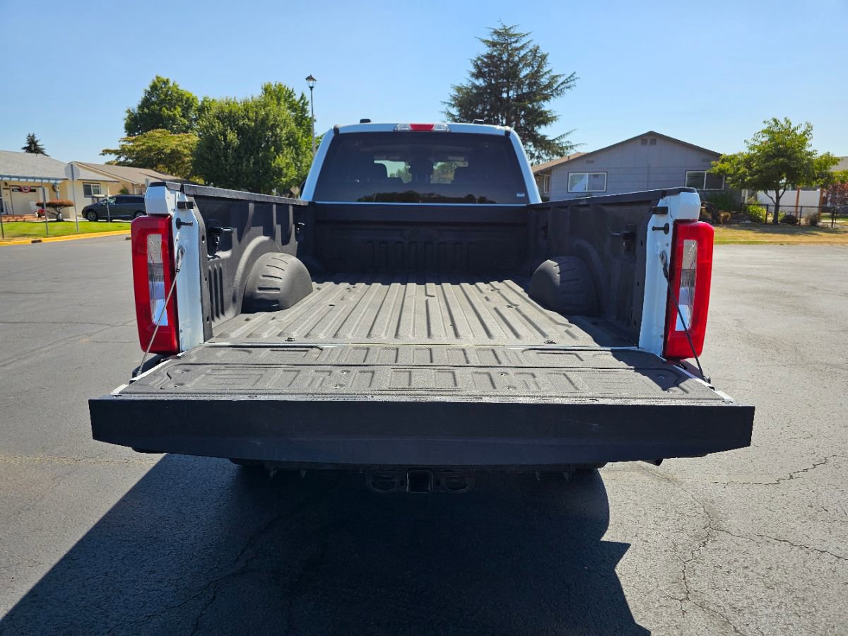 Used 2023 Ford F350 XLT w/ FX4 Off-Road Package image 16