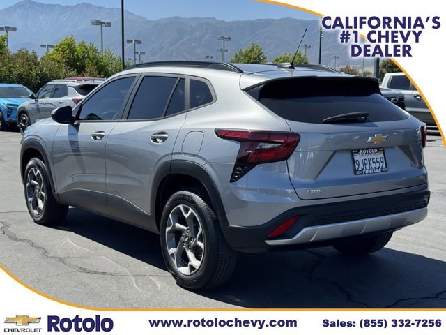 Certified 2024 Chevrolet Trax LT w/ Driver Confidence Package image 4