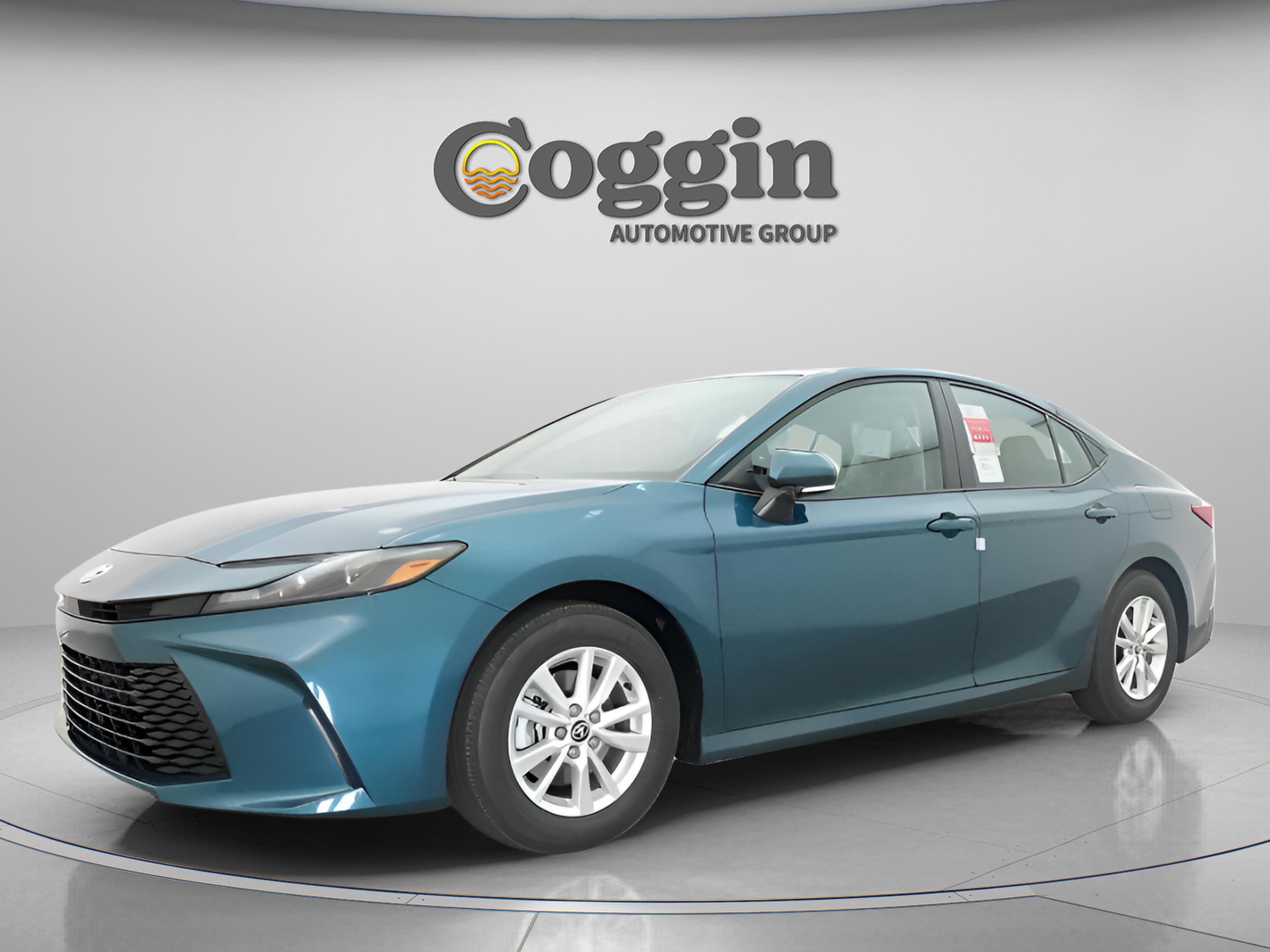 Used 2026 Toyota Camry LE w/ Convenience Package FWD image 2