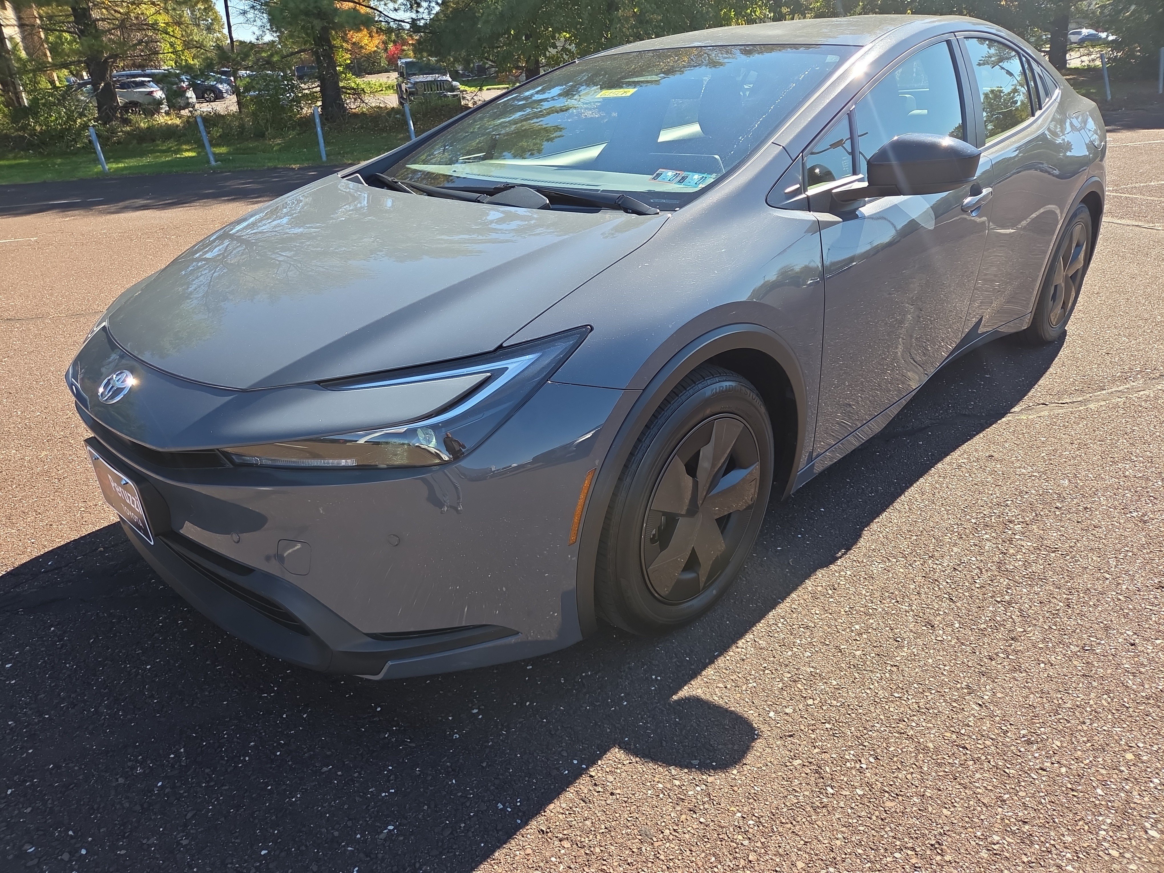 Certified 2025 Toyota Prius LE FWD image 7