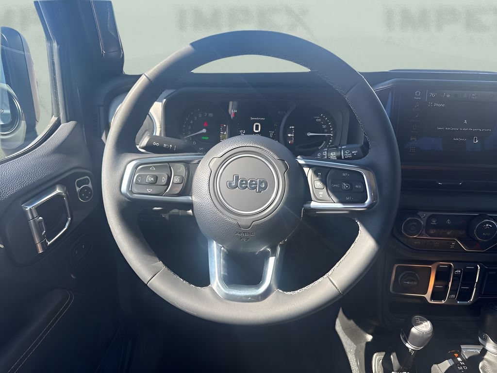 Used 2025 Jeep Wrangler Unlimited Sahara AWD/4WD image 15