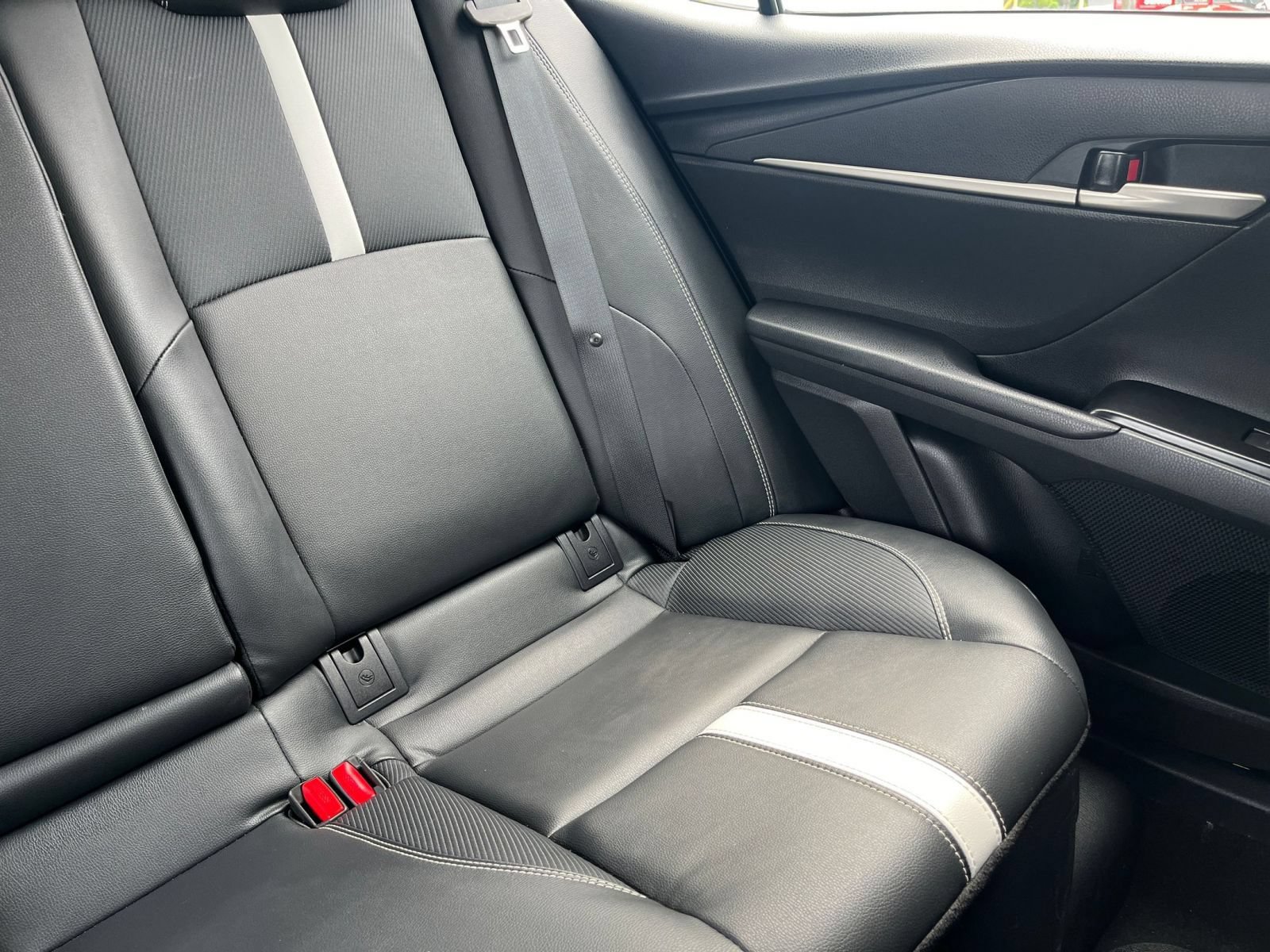 Used 2025 Toyota Camry SE FWD image 42