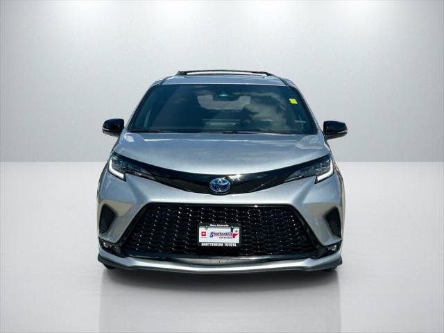 Certified 2025 Toyota Sienna XSE w/ XSE Premium Package AWD/4WD image 2
