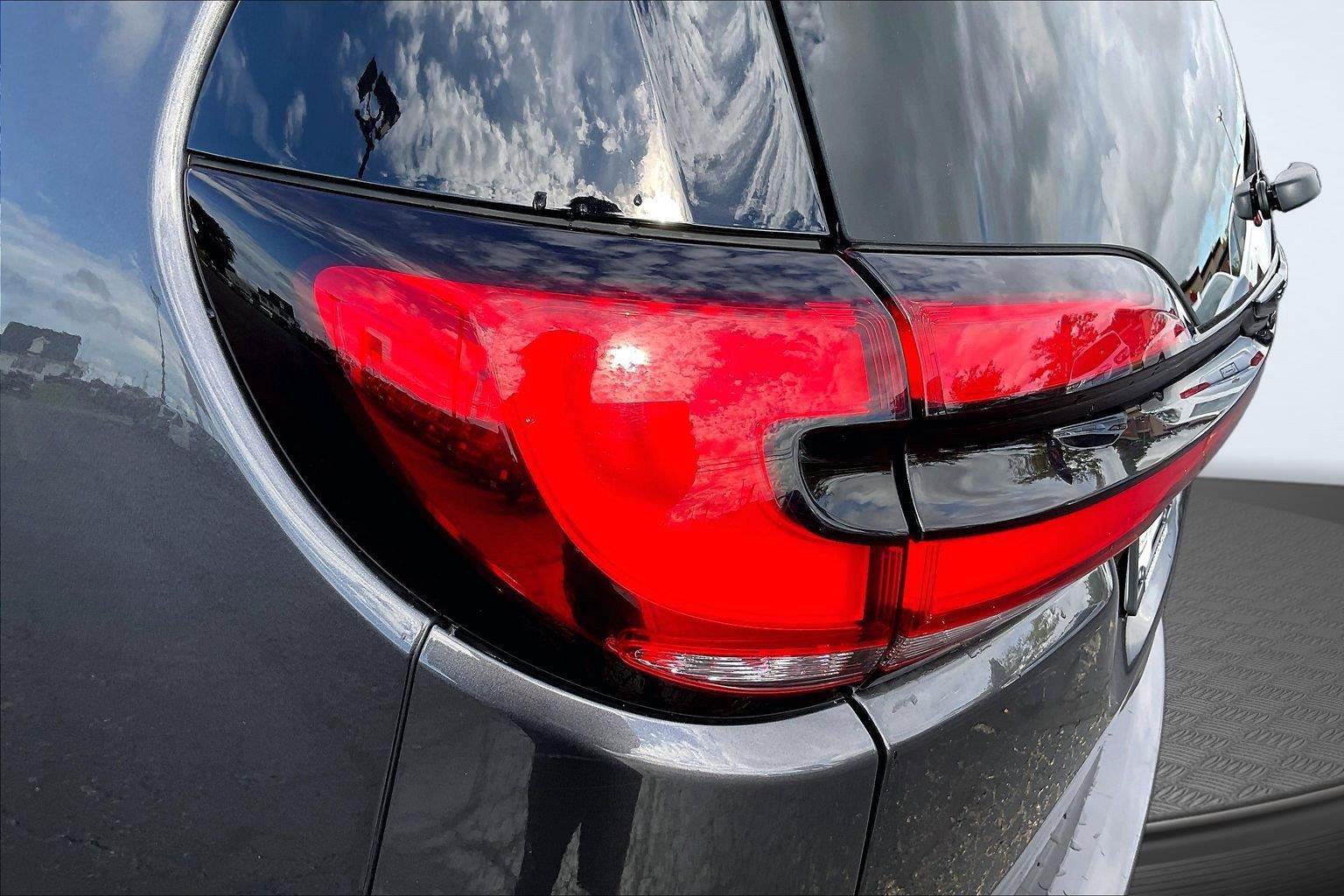 Used 2021 Chrysler Pacifica Touring-L w/ S Appearance Package FWD image 28
