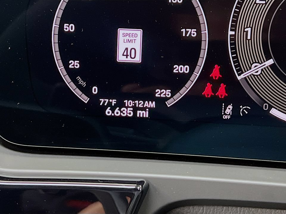Certified 2026 Porsche Cayenne Turbo AWD/4WD image 13