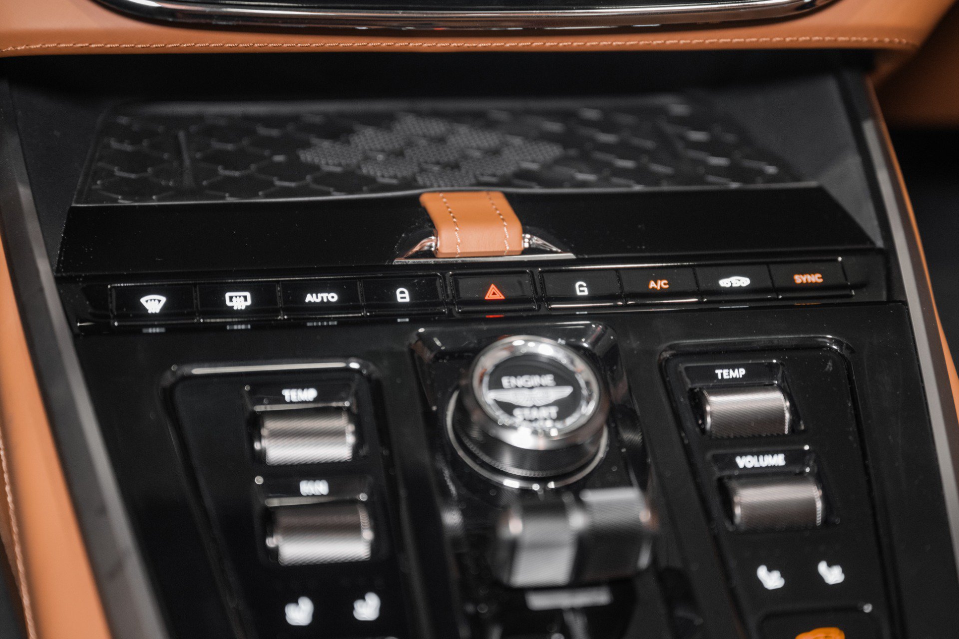 New 2026 Aston Martin DBX 707 AWD/4WD image 32