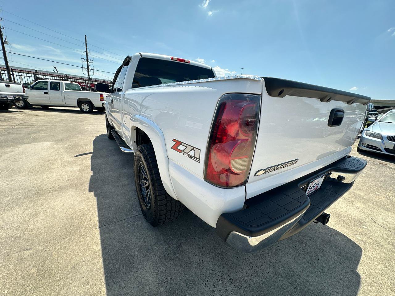 Used 2007 Chevrolet Silverado 1500 LT w/ Extended Cab Value Package AWD/4WD image 24