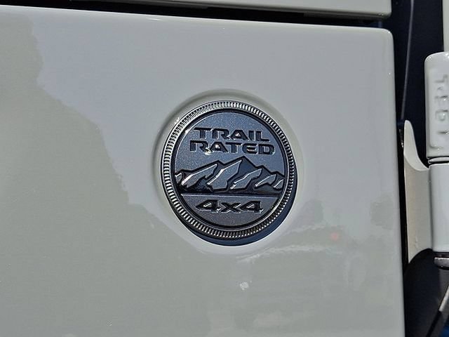 Used 2023 Jeep Wrangler Unlimited Sahara AWD/4WD image 30