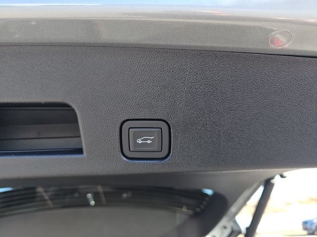 New 2026 GMC Acadia AT4 w/ LPO, Floor Liner Package AWD/4WD image 11