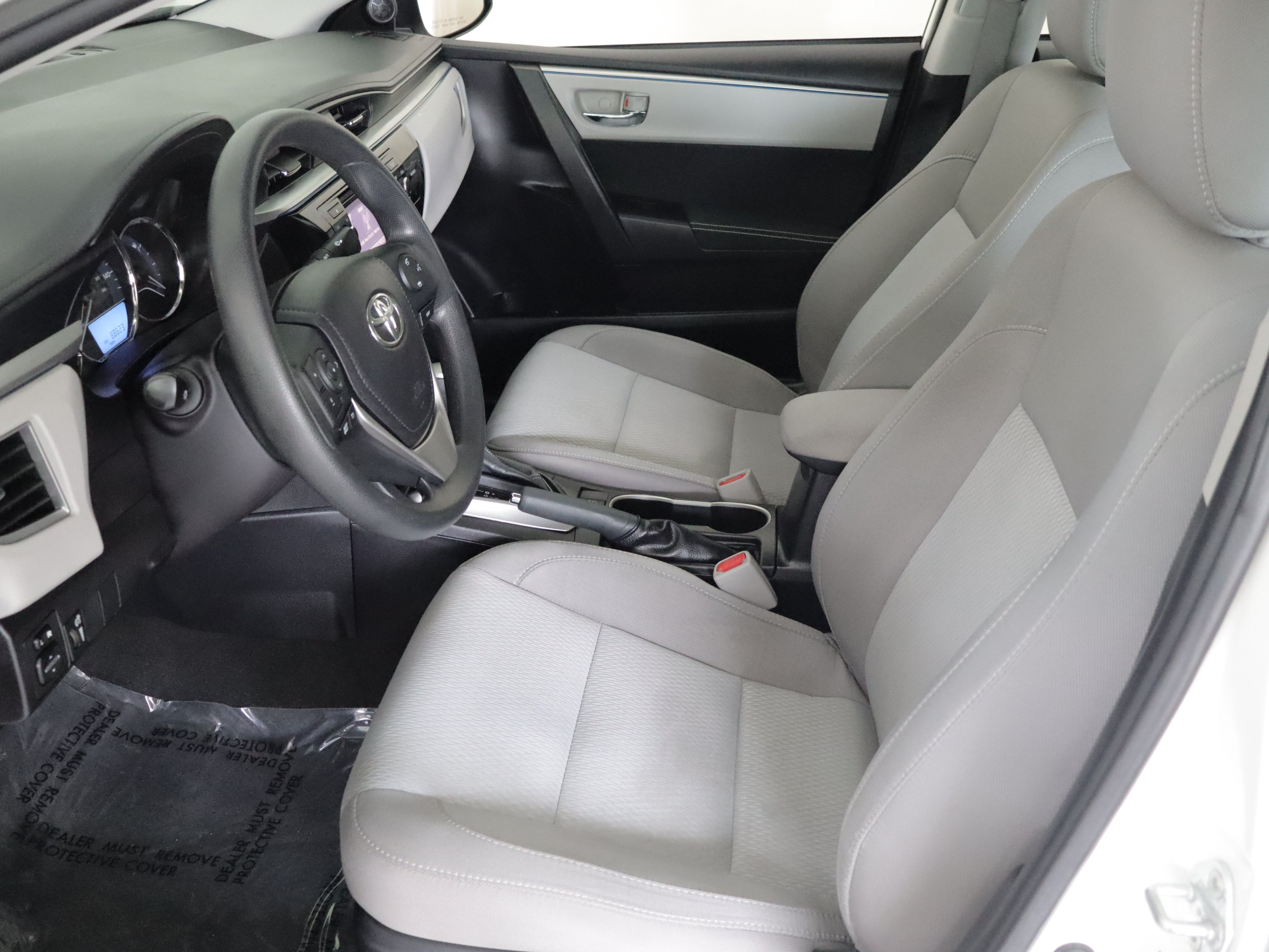 Used 2016 Toyota Corolla LE FWD image 7