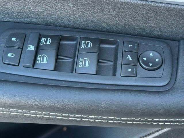 New 2026 Chrysler Pacifica Limited w/ S Appearance Package image 11