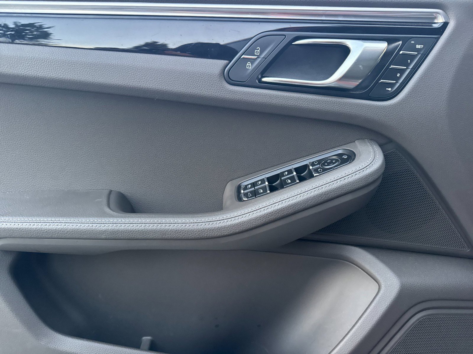 Used 2023 Porsche Macan S image 12