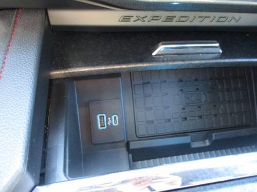 Used 2024 Ford Expedition Limited image 14