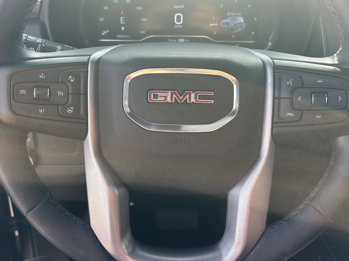 Used 2023 GMC Yukon SLT w/ SLT Premium Package RWD image 19
