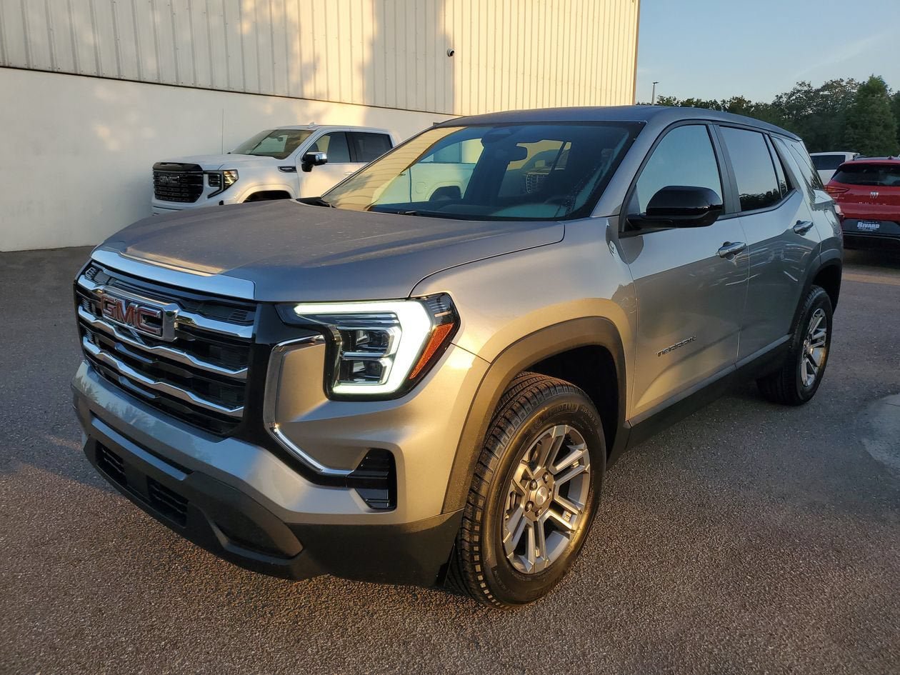 New 2026 GMC Terrain Elevation FWD image 3
