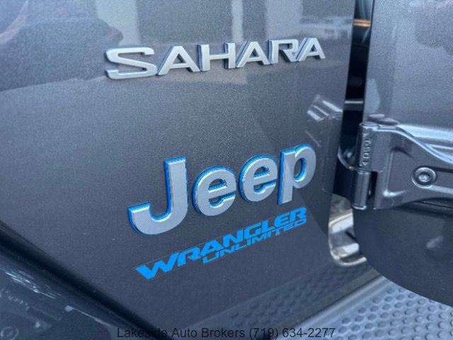 Used 2022 Jeep Wrangler Unlimited Sahara w/ Cold Weather Group AWD/4WD image 41