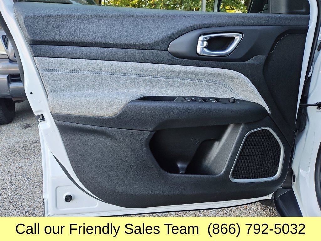 Used 2024 Jeep Compass Latitude AWD/4WD image 12