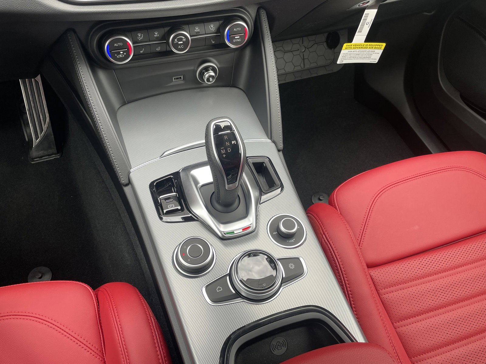 Used 2024 Alfa Romeo Stelvio Ti w/ Performance Driving Package image 23