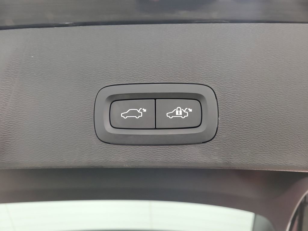 Certified 2023 Volvo XC40 Recharge Plus w/ Protection Package Premier image 11
