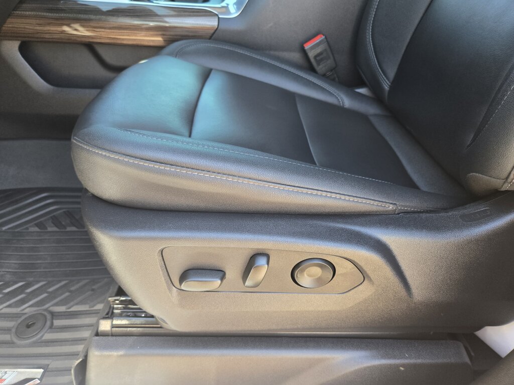 Used 2025 Chevrolet Silverado 1500 LT Trail Boss w/ Convenience Package II AWD/4WD image 9