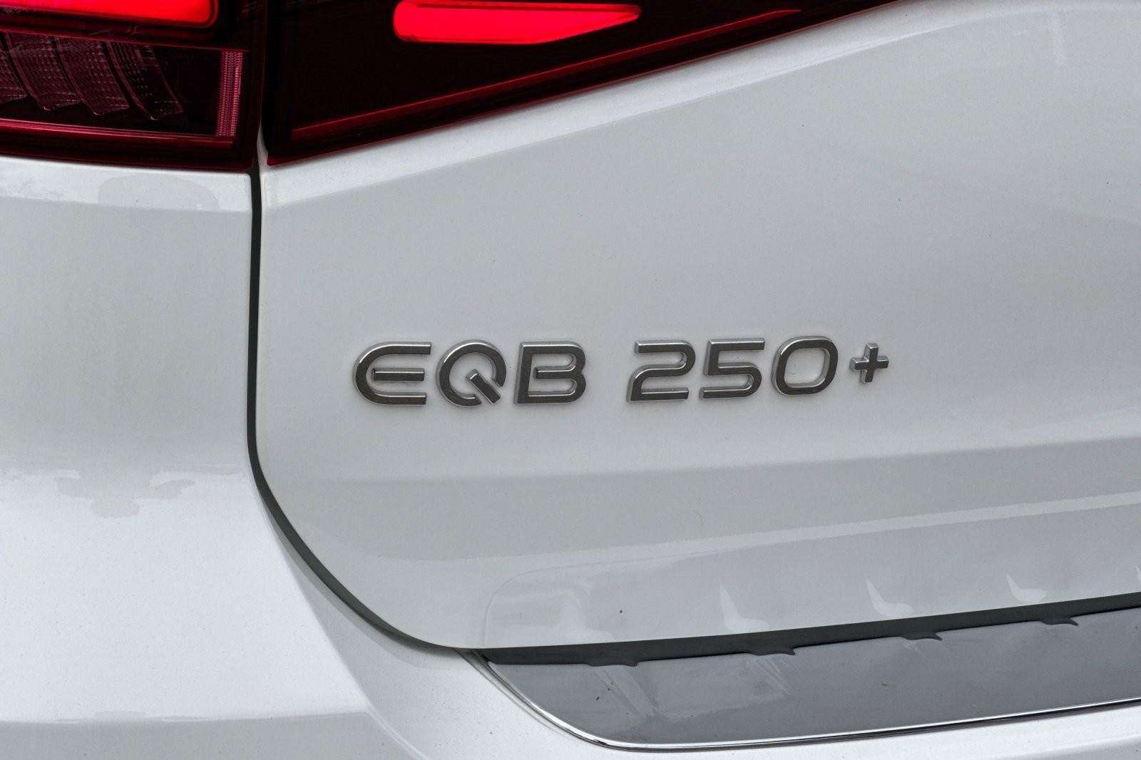 Certified 2024 Mercedes-Benz EQB 250+ image 27