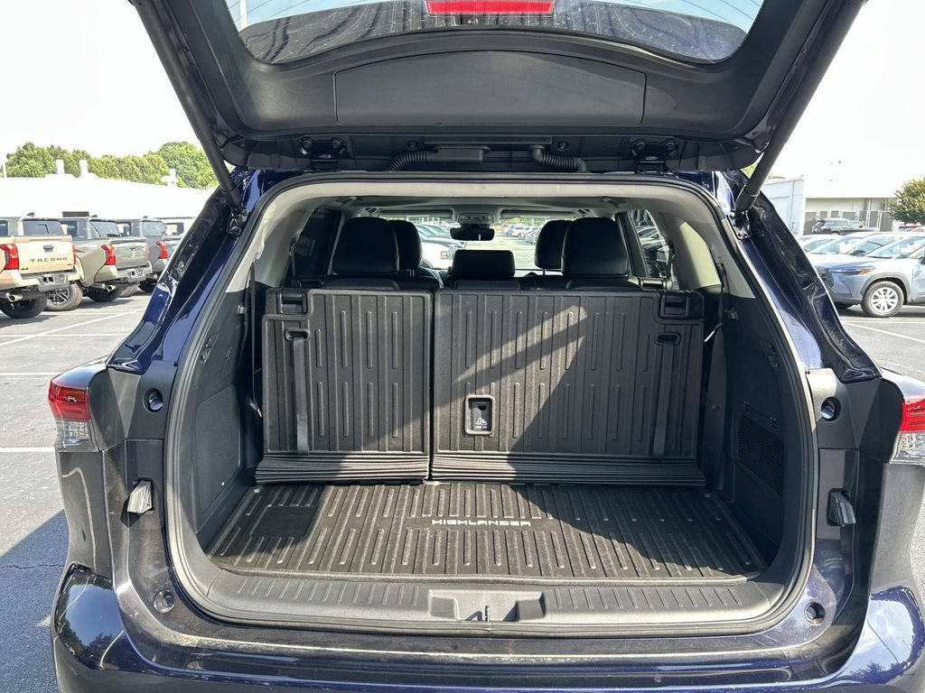New 2026 Toyota Highlander Limited AWD/4WD image 13