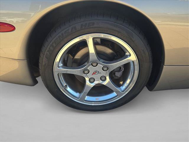 Used 2000 Chevrolet Corvette Coupe w/ Roof Pkg RWD image 3