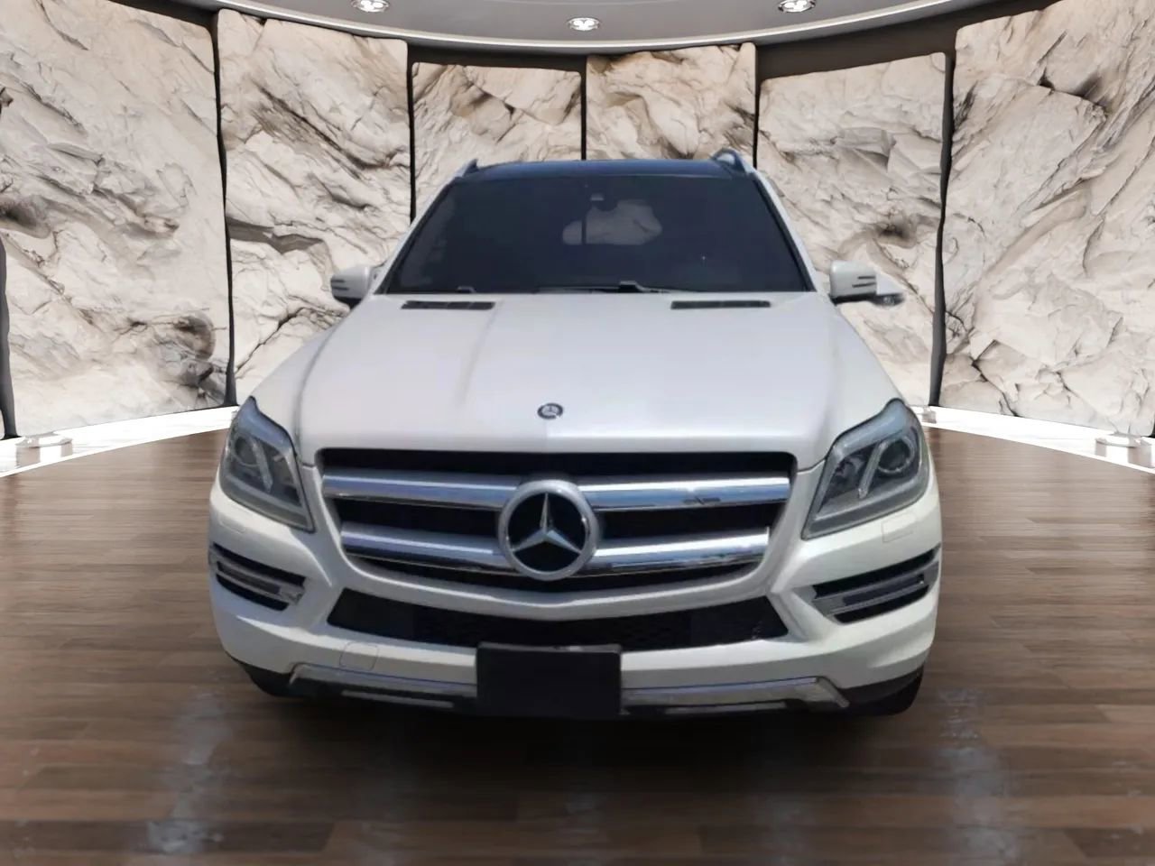 Used 2014 Mercedes-Benz GL 450 4MATIC w/ Appearance Package image 2