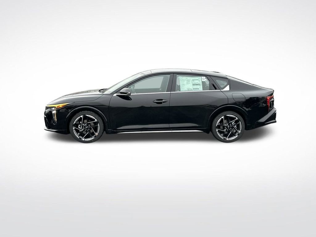 New 2025 Kia K4 GT-Line image 2