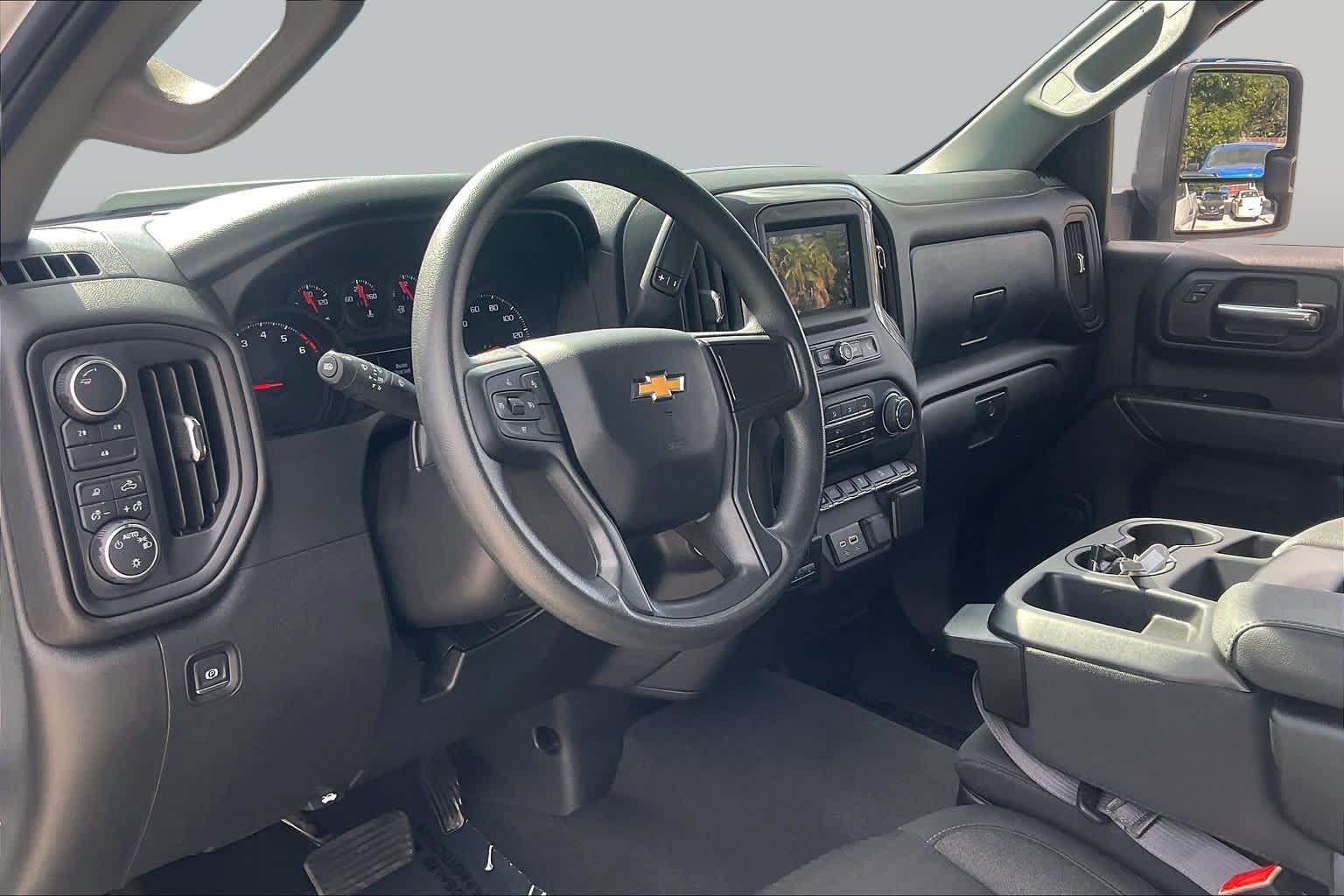 Used 2024 Chevrolet Silverado 2500 Custom w/ Custom Value Package AWD/4WD image 17