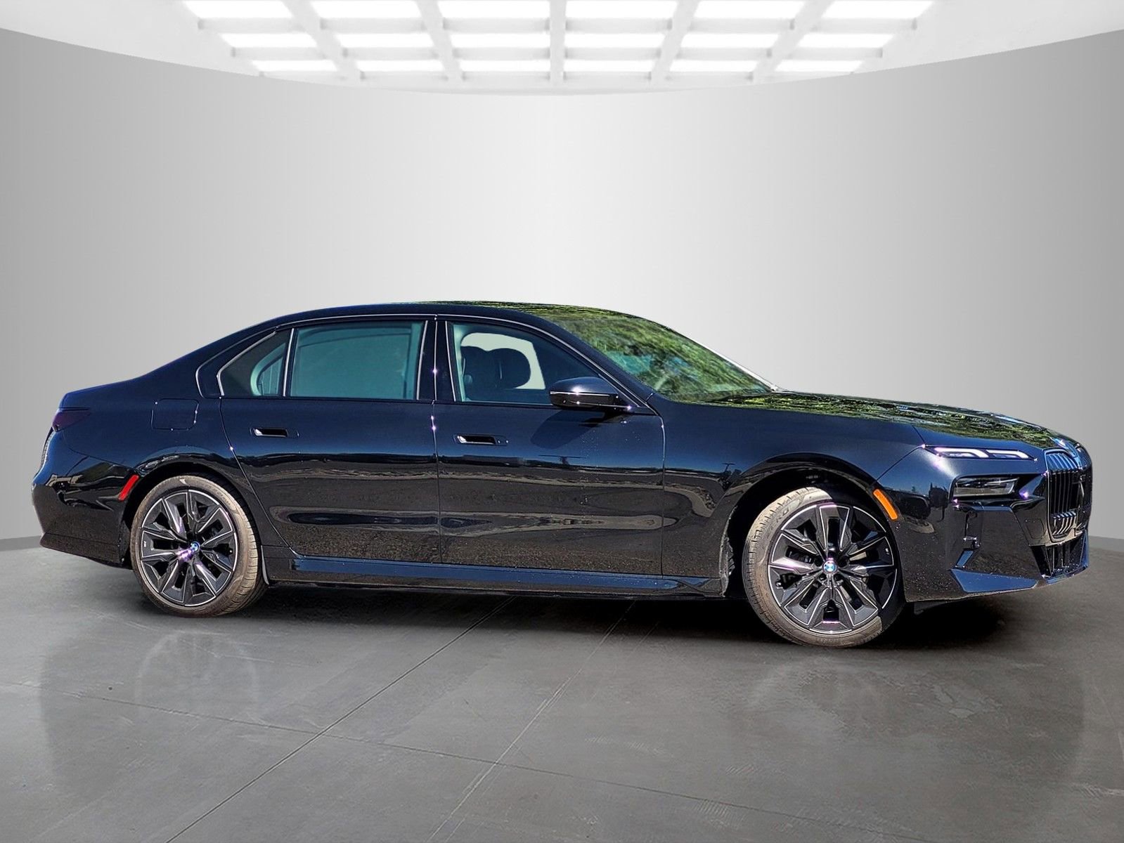 Used 2025 BMW i7 eDrive50 w/ M Sport Package RWD image 7