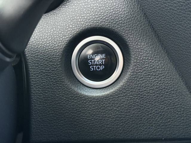 Used 2021 Toyota Corolla XLE w/ Carpet Mat Package (TMS) image 24