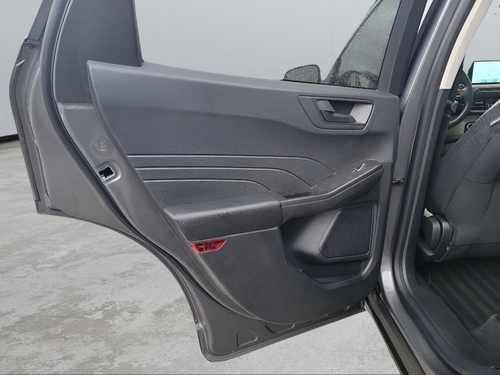 Used 2022 Ford Escape SE image 26