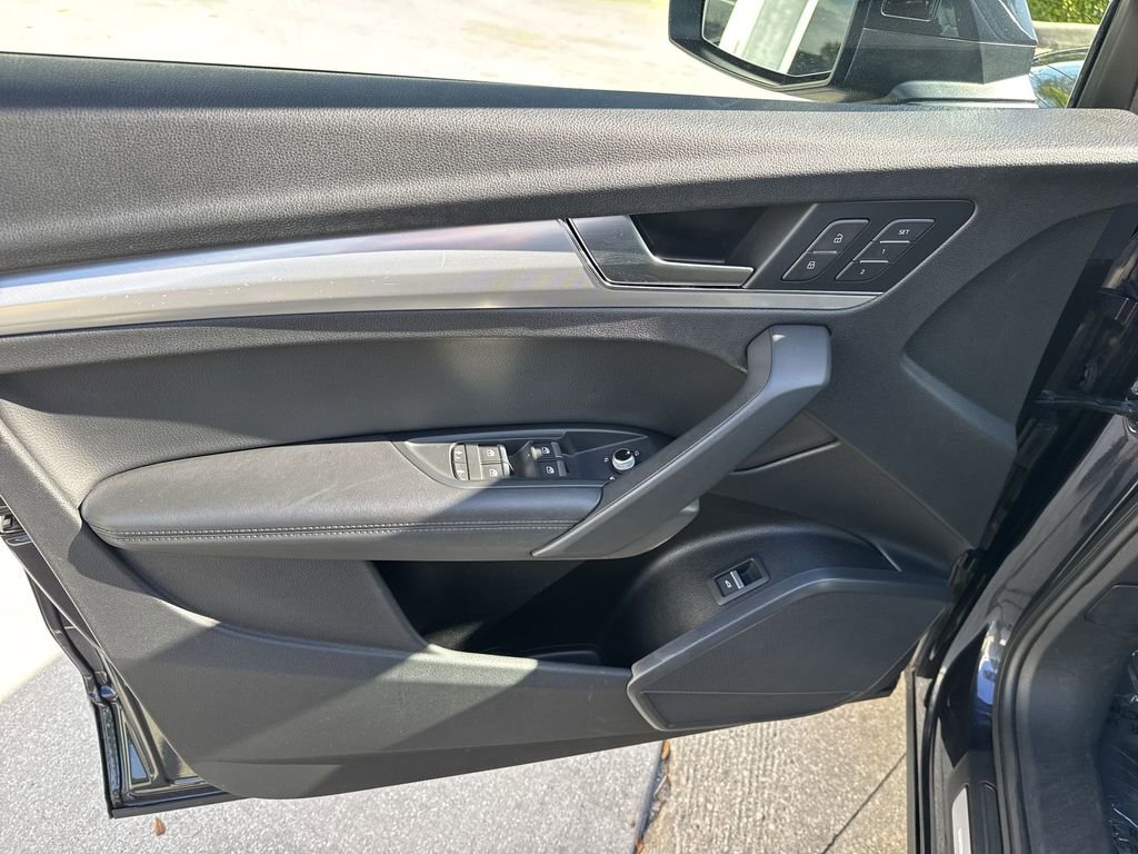 Used 2020 Audi Q5 2.0T Titanium Premium Plus w/ Premium Plus Package image 40