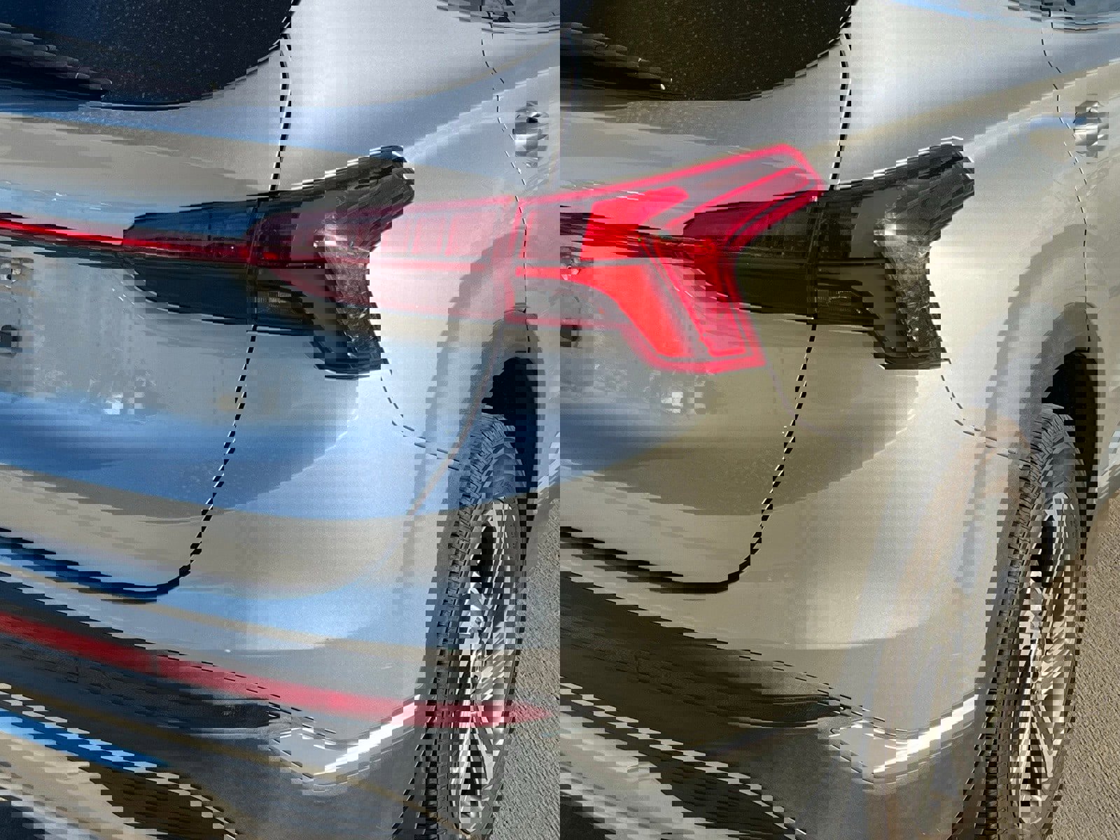 Used 2021 Hyundai Santa Fe SEL w/ Convenience Package image 13