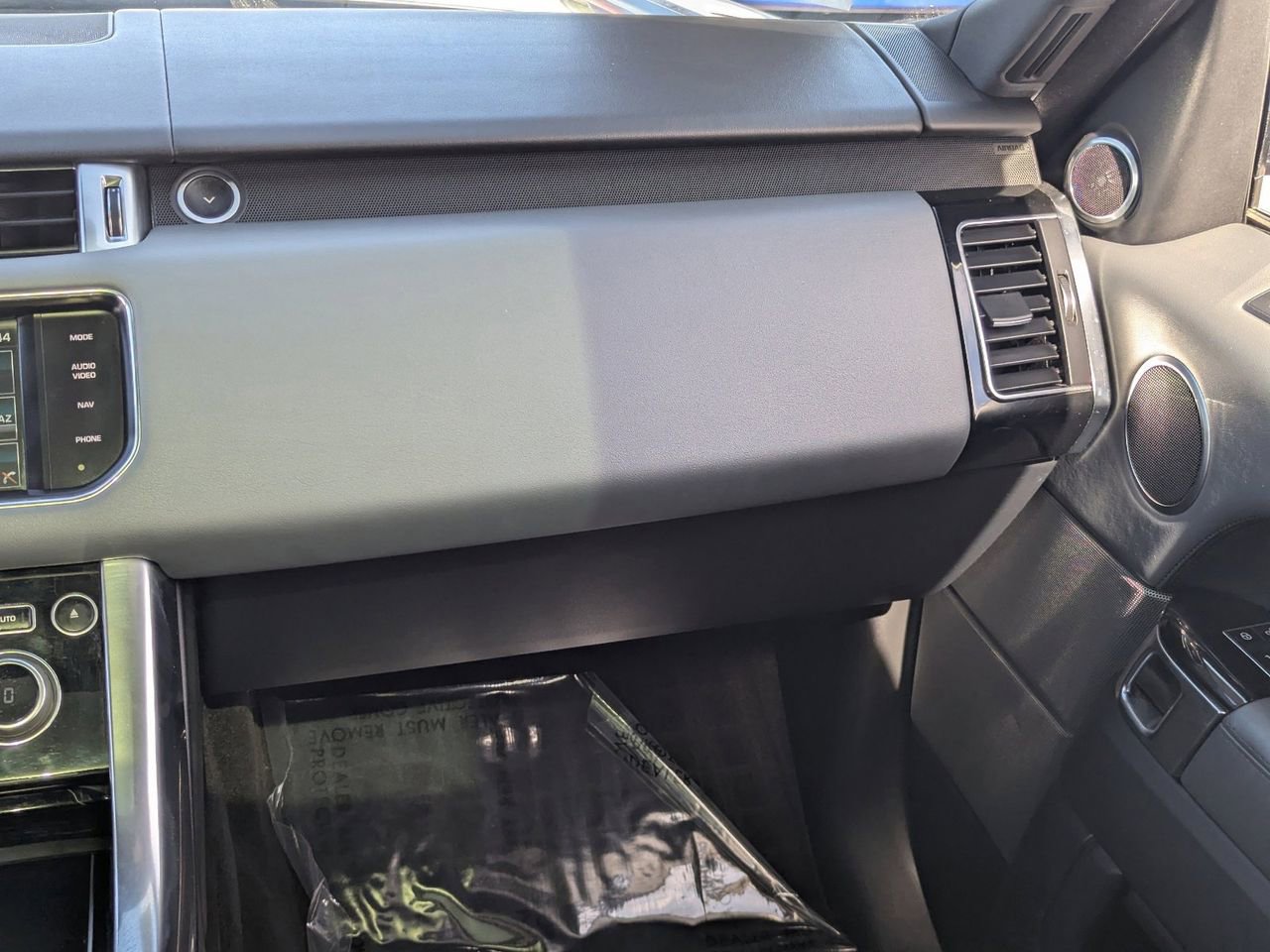 Used 2015 Land Rover Range Rover Sport HSE image 15