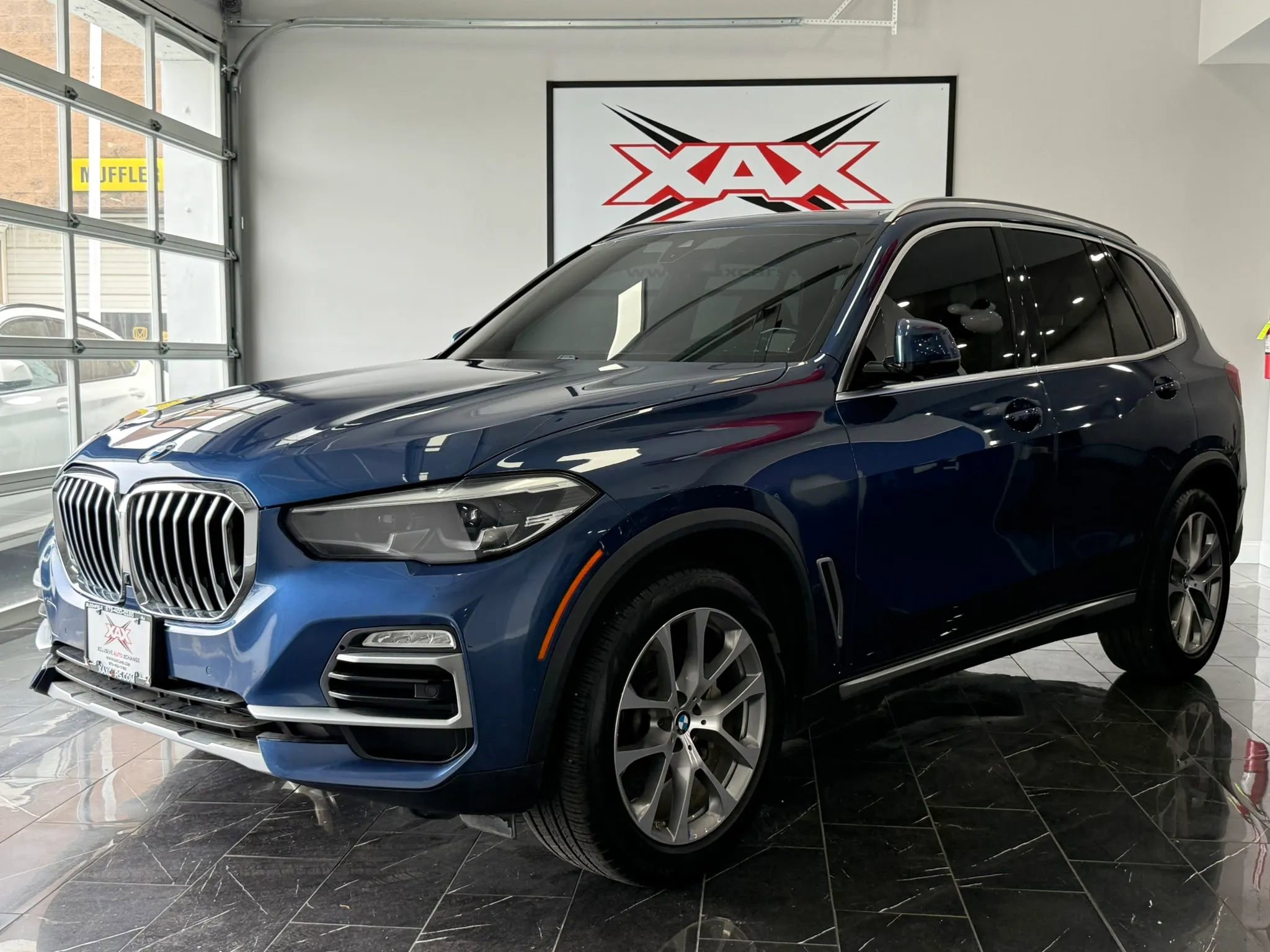 Used 2019 BMW X5 xDrive40i w/ Premium Package 2 AWD/4WD image 3