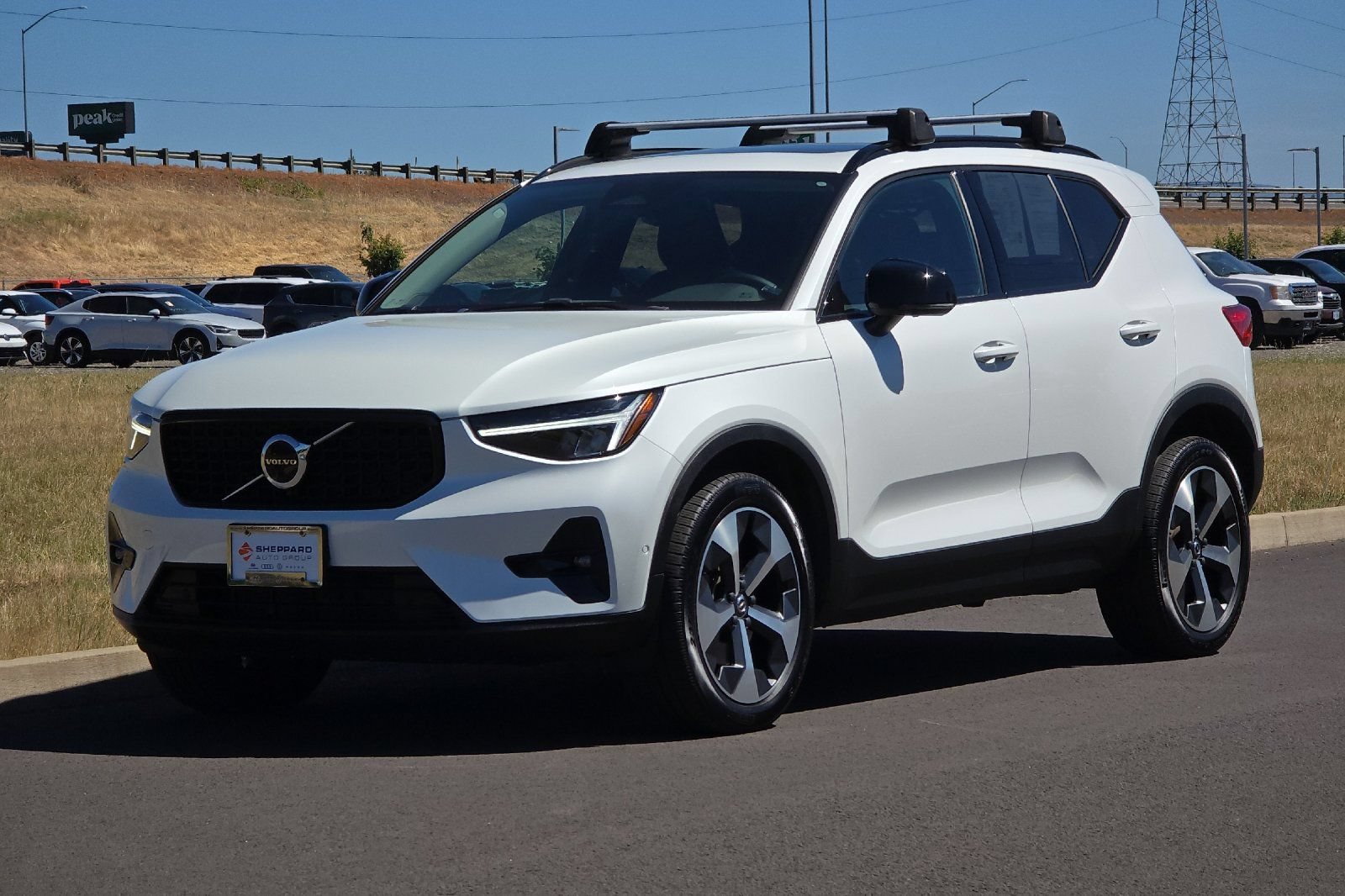 Used 2023 Volvo XC40 B5 Ultimate AWD/4WD image 7