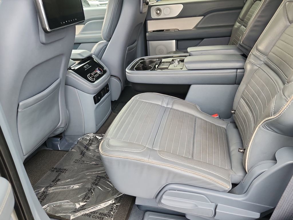 Used 2018 Lincoln Navigator Black Label AWD/4WD image 9