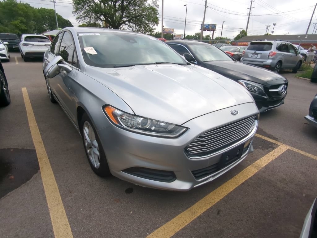 Used 2016 Ford Fusion SE FWD image 3