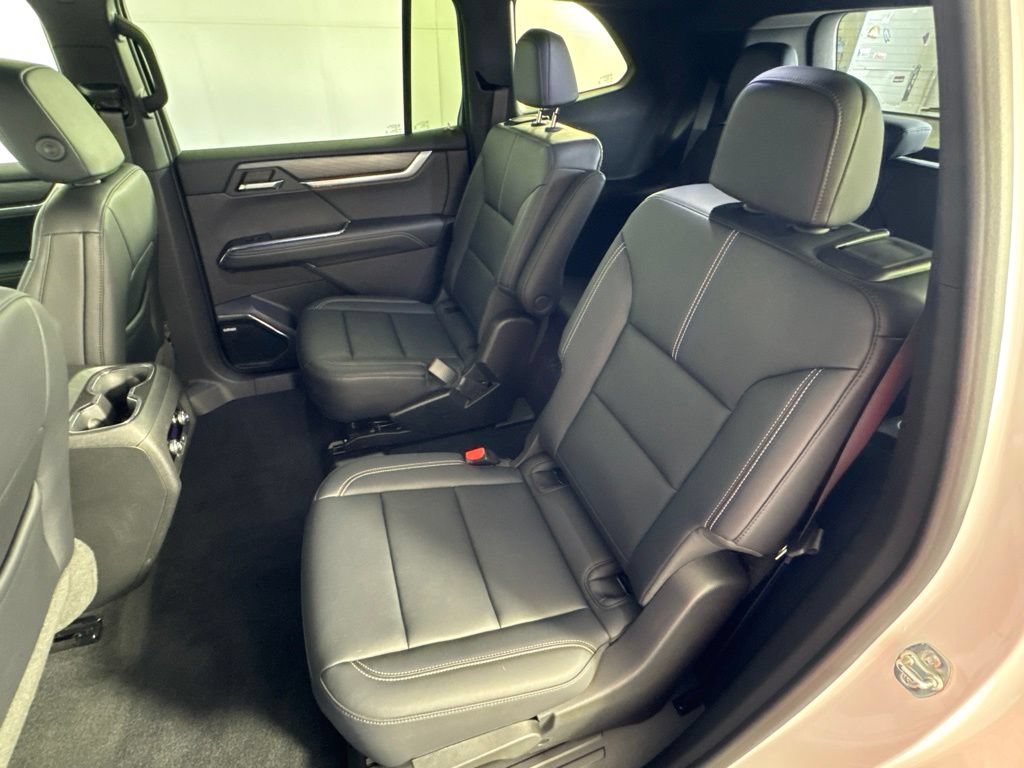 Certified 2026 GMC Acadia Elevation w/ Elevation Premium Package AWD/4WD image 35
