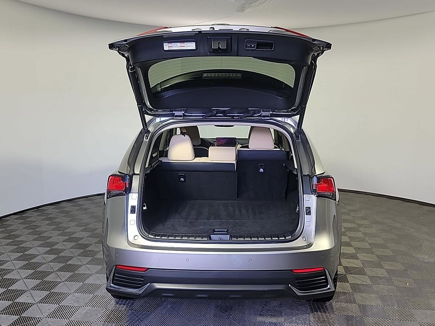 Used 2019 Lexus NX 300h AWD image 8