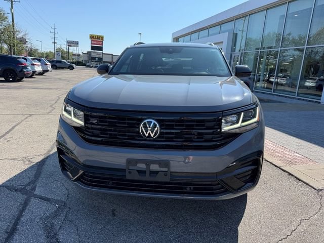 Used 2023 Volkswagen Atlas Cross Sport SEL R-Line AWD/4WD image 2