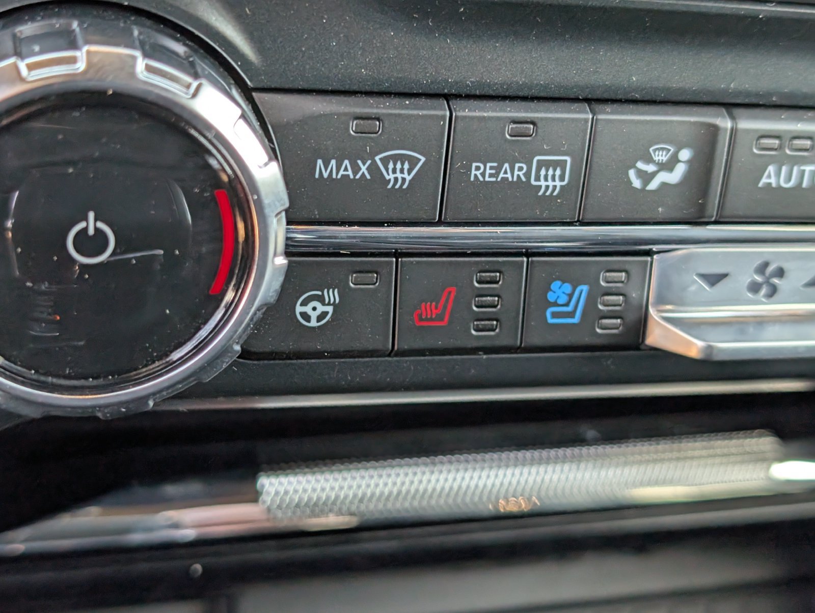 Used 2025 Ford F150 Lariat w/ Equipment Group 502A High AWD/4WD image 18